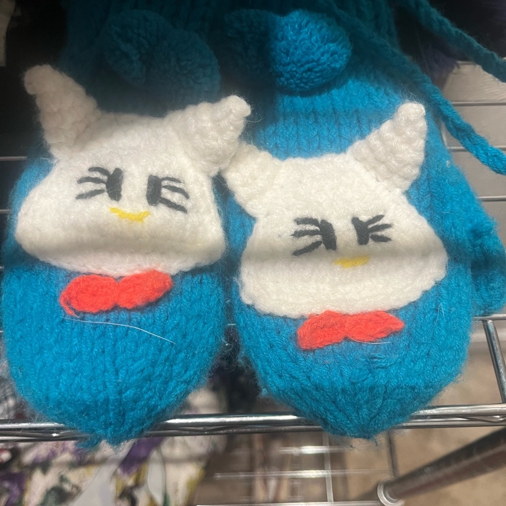 kids glves foes threw the coat